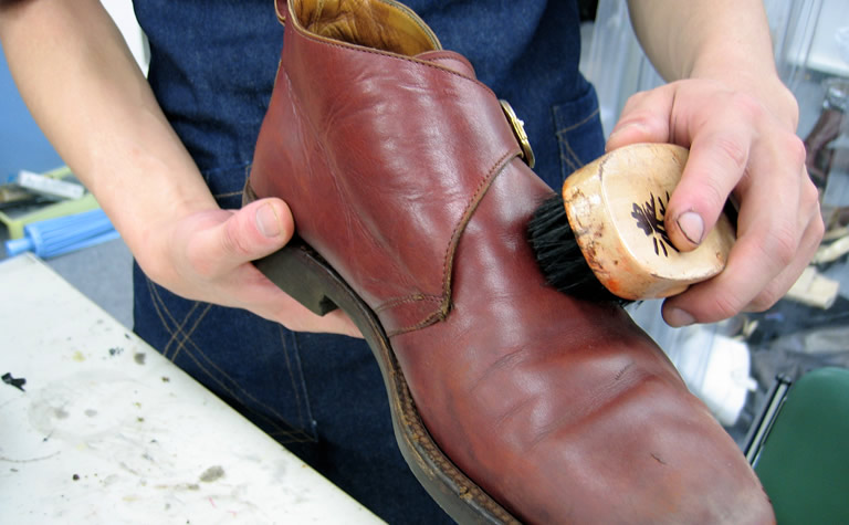 靴修理の作業工程（4）